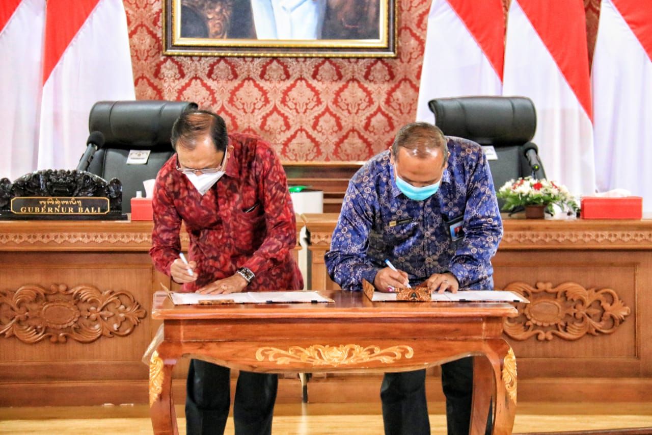 podiumnews.com-Perkuat Penyelenggaraan Pemerintahan, Koster Jalin Kesepakatan dengan BPKP Bali 